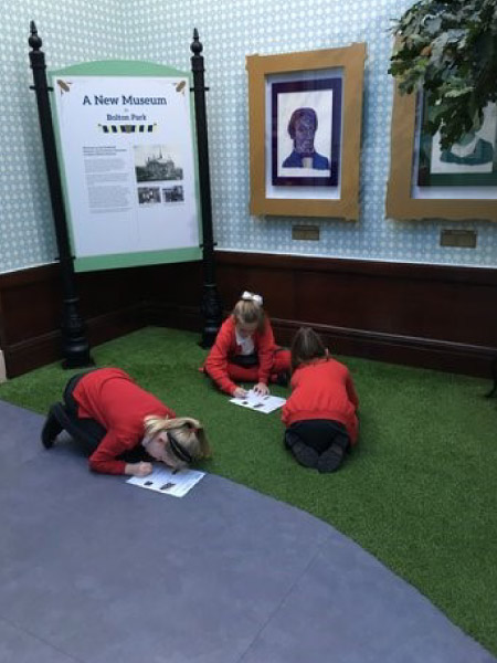 Picture of the children learning History 1